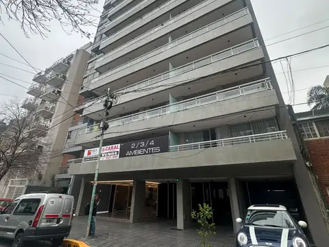 Excelente 3 ambientes a estrenar al frente con balcón corrido y cochera cubierta.