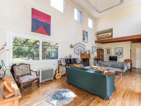 Casa en Venta con 5 cocheras