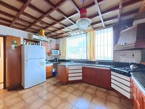 Departamento 5 ambientes con 2 baños