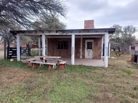Camino Publico 100, Piso 0