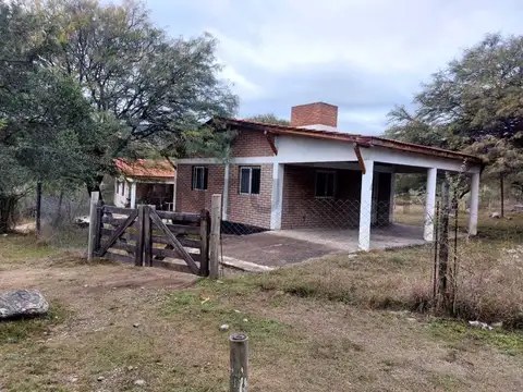 Camino Publico 100, Piso 0
