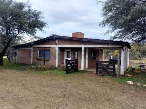 Casa 4 ambientes con 1 baño