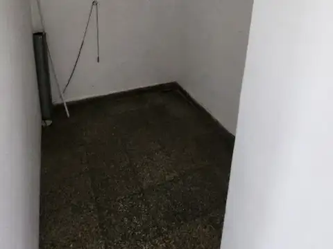 LOCAL CENTRICO  "BELEN DE ESCOBAR"