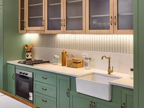 CASA EN VENTA DE 3 DORMITORIOS CON COCHERA EN PICHINCHA