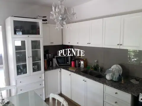 Casa 5 ambientes con 3 baños