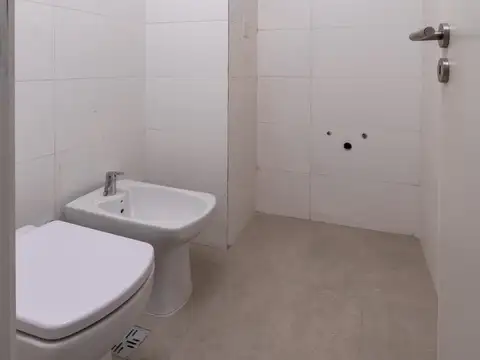 Alquiler - Excelente Oficina en Retiro con Amenities y Cochera