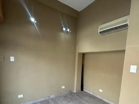 LOCAL EN ALQUILER EN REMEDIOS DE ESCALADA URIARTE 975