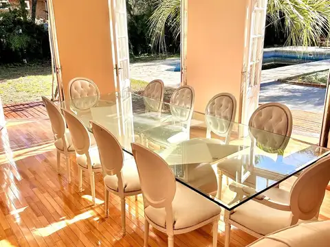 Casa 8 ambientes con 3 baños