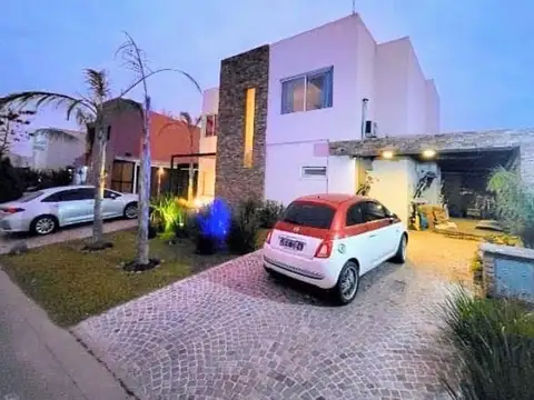 Casa en Venta en Pilar, USD 295.000