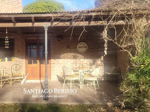 Casa 5 ambientes con 2 baños