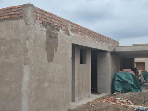 Casa en Pozo en Venta - Barrio La Bastilla