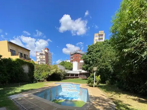 Casa en Alquiler con 1 cochera
