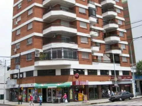 EXCEP LOCAL ZONA MUY COMERCIAL