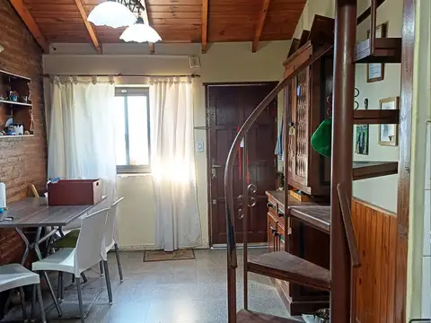 Depto Tipo Casa en Venta de 3 ambientes