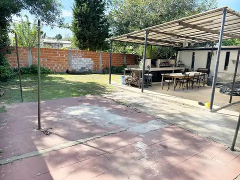 Casa en Venta con 5 cocheras