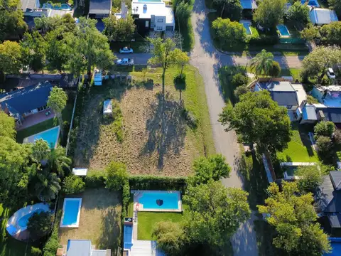 Lote en Funes