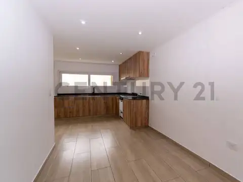 Casa 3 ambientes con 2 baños