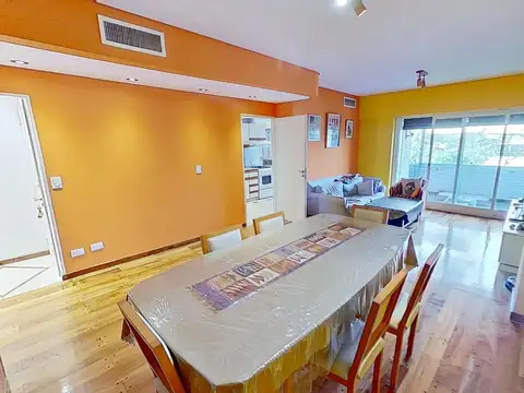 Piso en venta de 4 ambientes con espacio guarda coche
