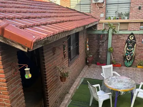 VENTA  CASA DOS PLANTAS + LOCAL AL FRENTE - LOTE