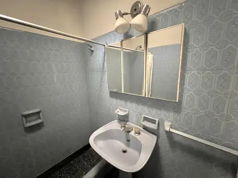Casa 11 ambientes con 3 baños