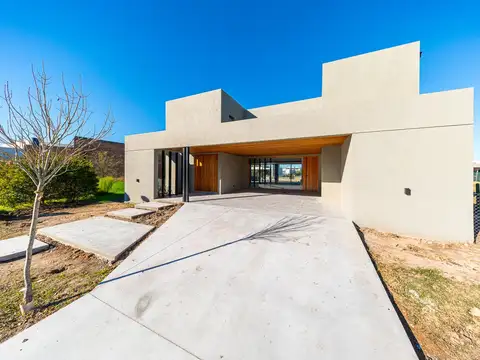 CASA A LA VENTA EN CONSTRUCCION EN BARRIO VIDA FUNES