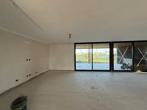Casa 6 ambientes con 2 baños