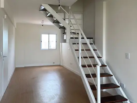 VENTA HERMOSO DUPLEX 3 AMB CONTRAFRENTE C/ BALCÓN , QUINCHO REFACCIONADO A NUEVO /VILLA PUEYRREDON