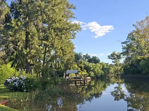 Casa en venta - 4 Dormitorios 3 Baños - Tigre