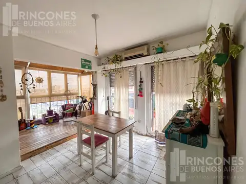 Semipiso c/ Balcón terraza - 2 ambientes todo luz!