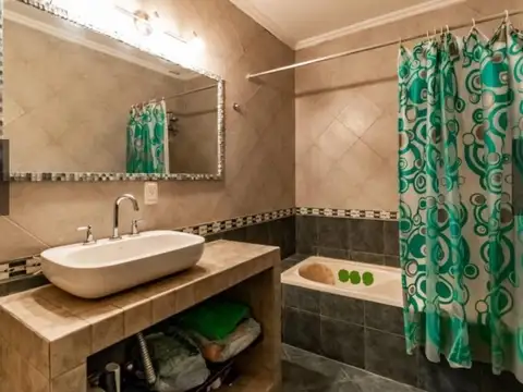 EXCELENTE DUPLEX DE 6 AMBIENTES