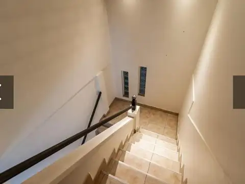 Depto Tipo Casa 5 ambientes con 2 baños