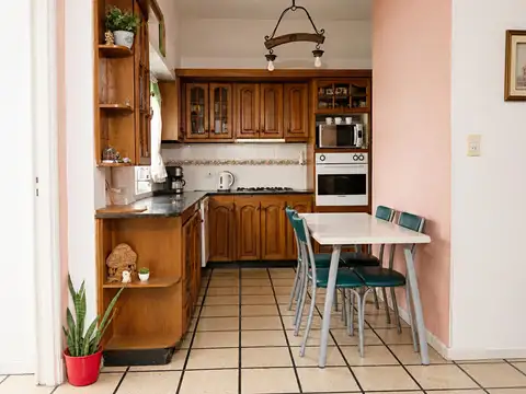 Depto Tipo Casa 7 ambientes con 2 baños