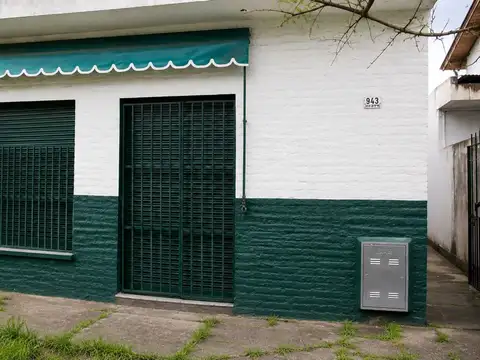TERRENO EN VENTA EN EZEIZA CON LOCAL A REFACCIONAR