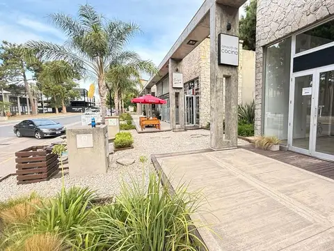 Local - Alquiler - Argentina, Pinamar - CONSTITUCION 1502
