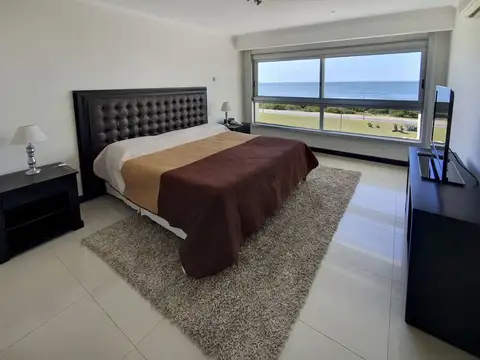 Departamento 5 ambientes con 4 baños