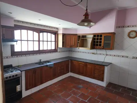 Depto Tipo Casa en Alquiler en Villa Lugano, $ 900.000