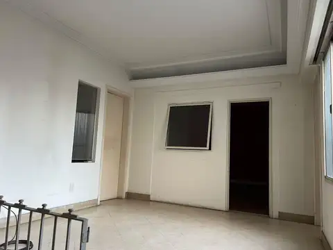 Oficina 4 ambientes con 2 baños