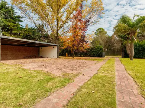 Casa 3 ambientes con 2 baños