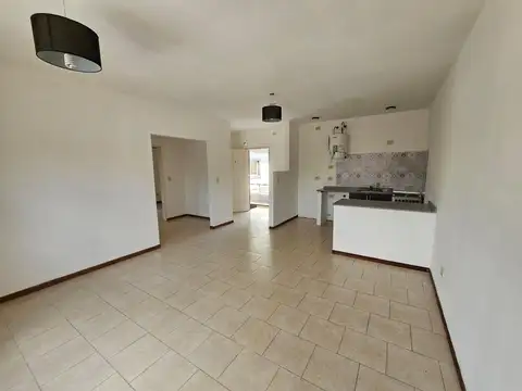Depto Tipo Casa en Alquiler con 1 cocheras