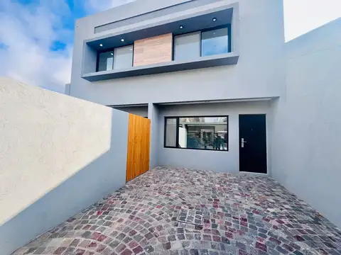 Casa en Venta con 1 cochera