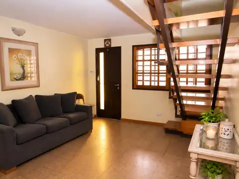 Depto Tipo Casa en Venta de 4 dormitorios