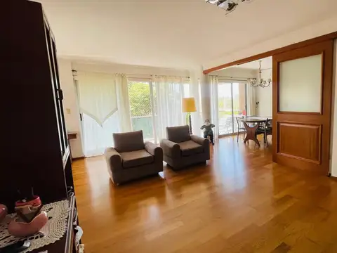 Departamento 4 ambientes con 2 baños