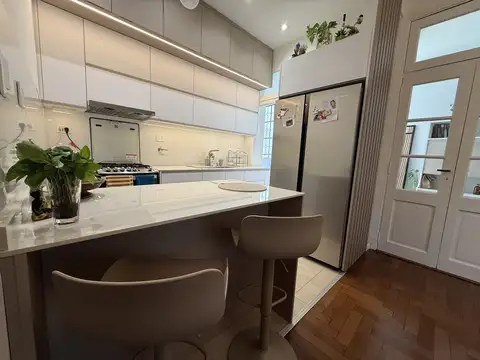 Casa 4 ambientes con 2 baños