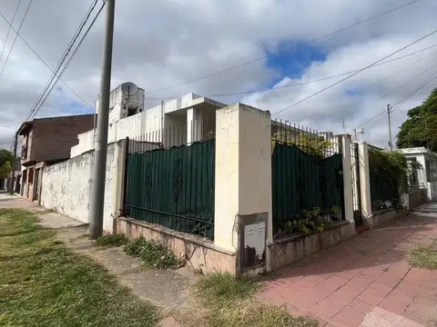 CASA + DUPLEX C/RENTA OPORT. INVERSOR ALTO ALBERDI