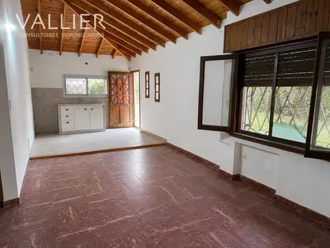 Casa en Alquiler con 1 cochera