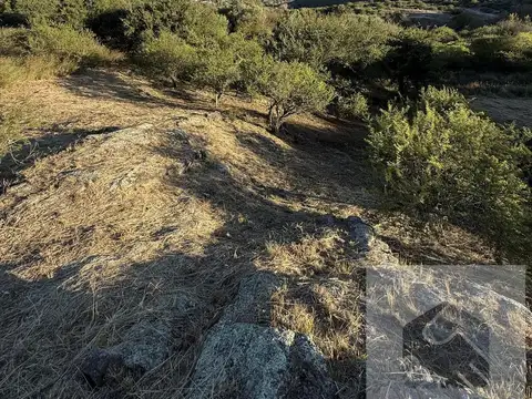 Terreno en venta en Barrio Villa del Lago con 1181 metros.