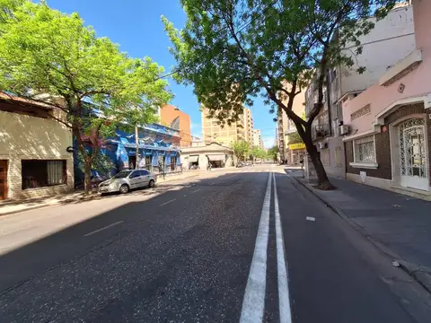 Cochera en  VENTA, Corrientes y Pellegrini, excelente ubicación y precio