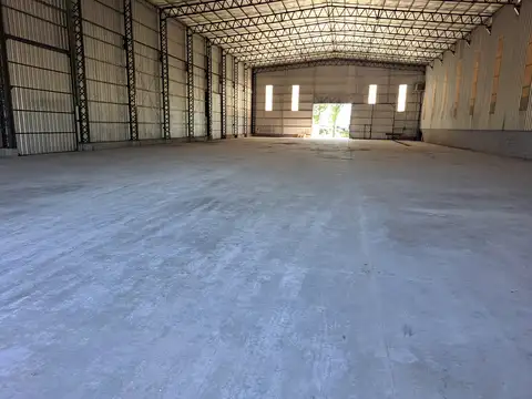 Galpónes enn alquiler en Campana 1350 M y 1500 M2