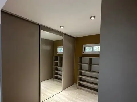 Casa en Alquiler Temporal con 2 cocheras