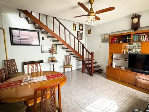 PH 5 Amb en Venta en Flores con Patio y Terraza